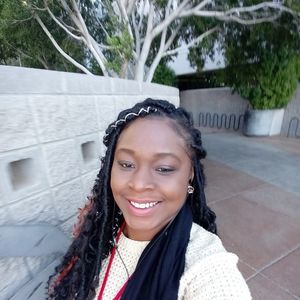 Meet your Posher, Tia